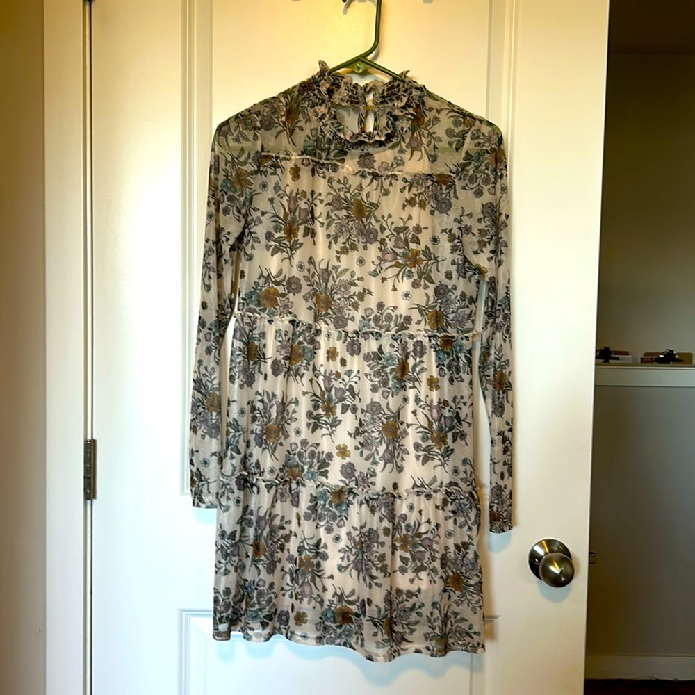 Girls’ dress size L